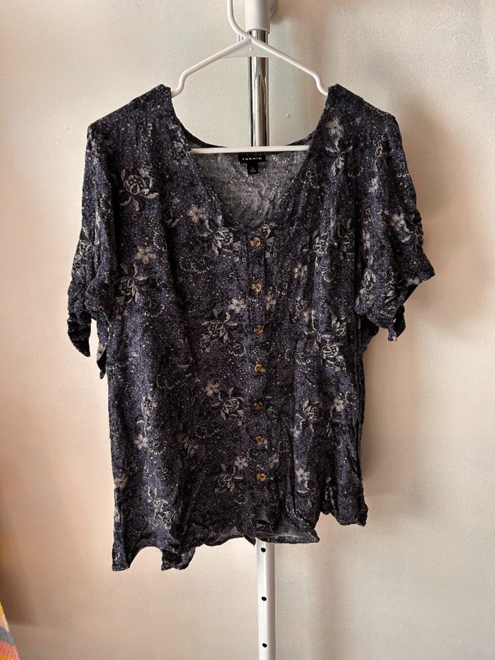 Torrid short sleeve button down tunic, size 2